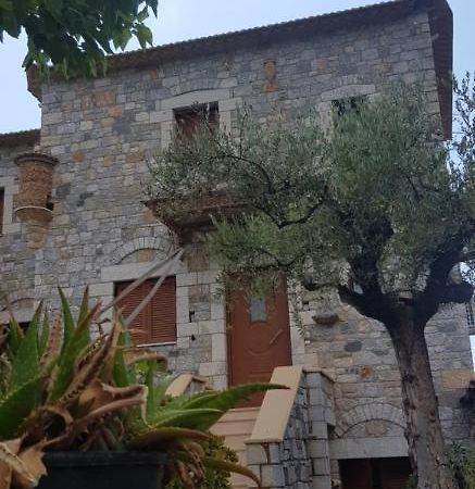Chioureas Apartments Lévktron エクステリア 写真