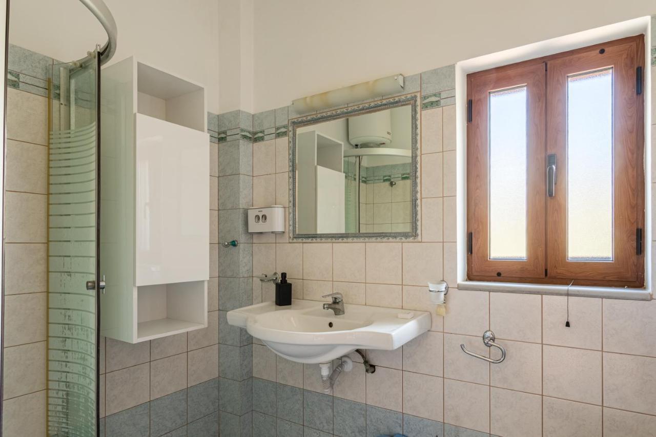 Chioureas Apartments Lévktron エクステリア 写真